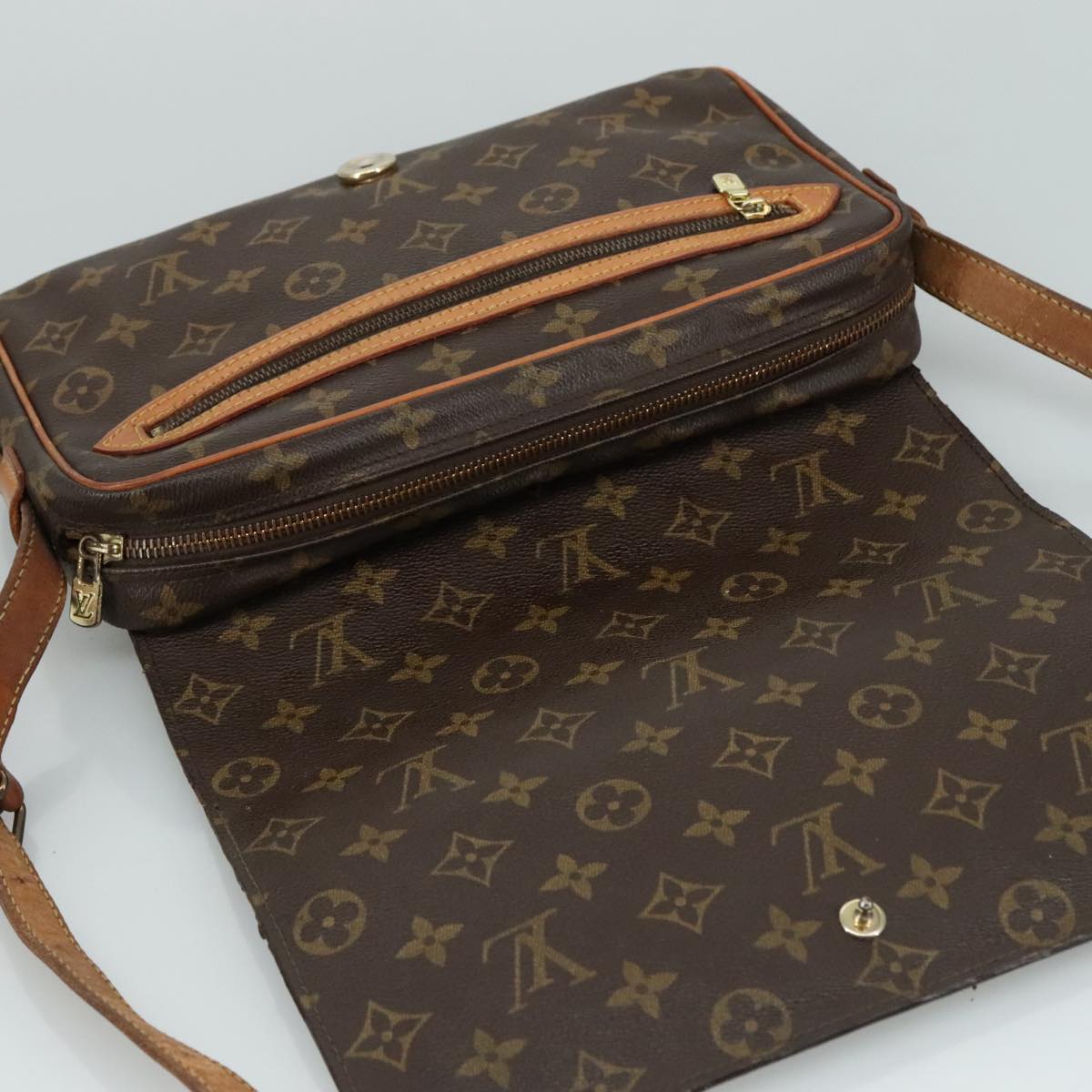 LOUIS VUITTON Monogram Saint Germain Shoulder Bag M51207 LV 107142