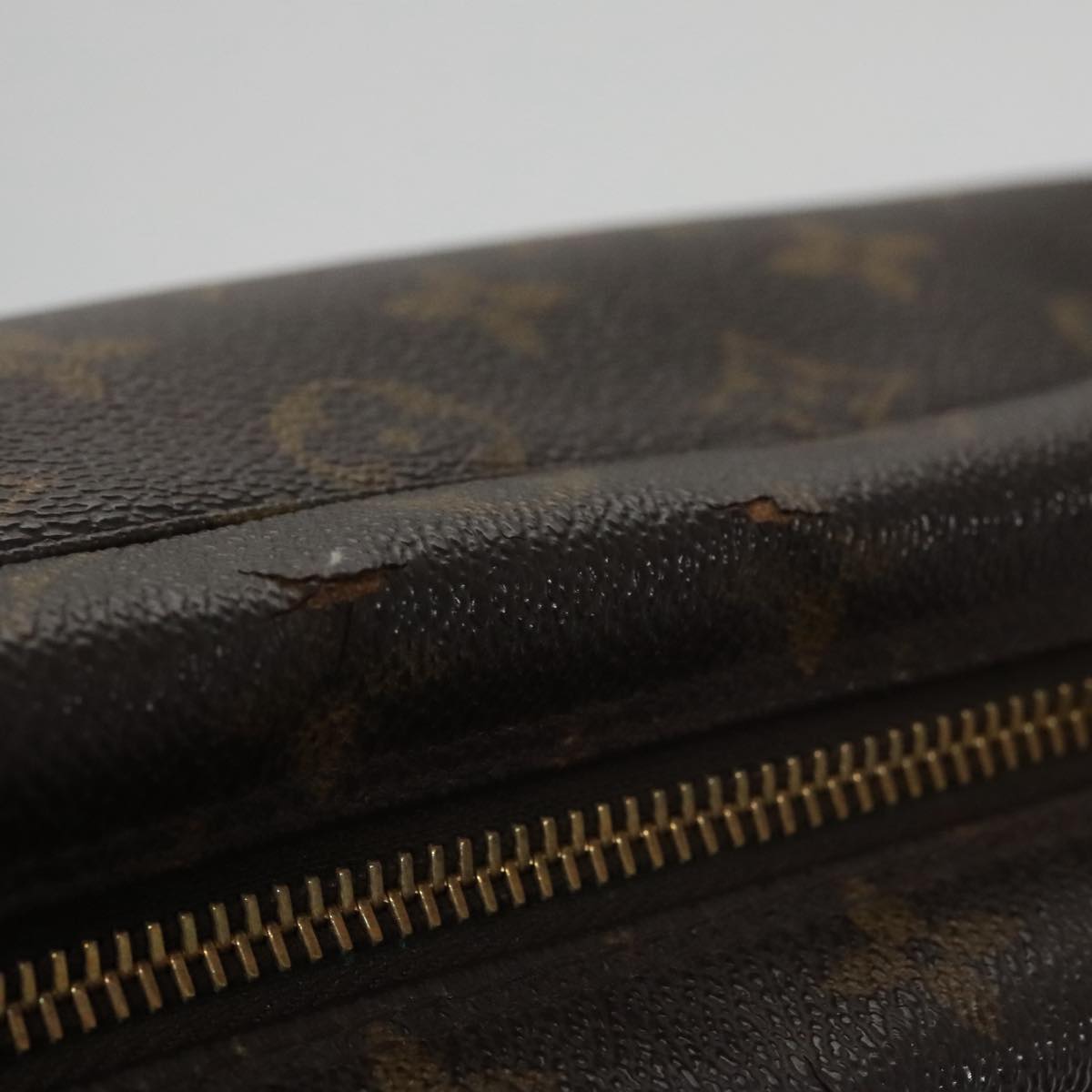 LOUIS VUITTON Monogram Trousse Toilette 28 Clutch Bag M47522 LV 107145