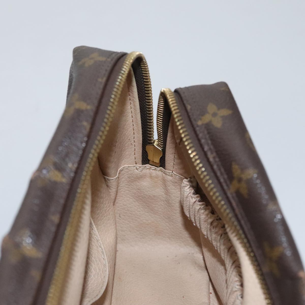 LOUIS VUITTON Monogram Trousse Toilette 28 Clutch Bag M47522 LV 107145