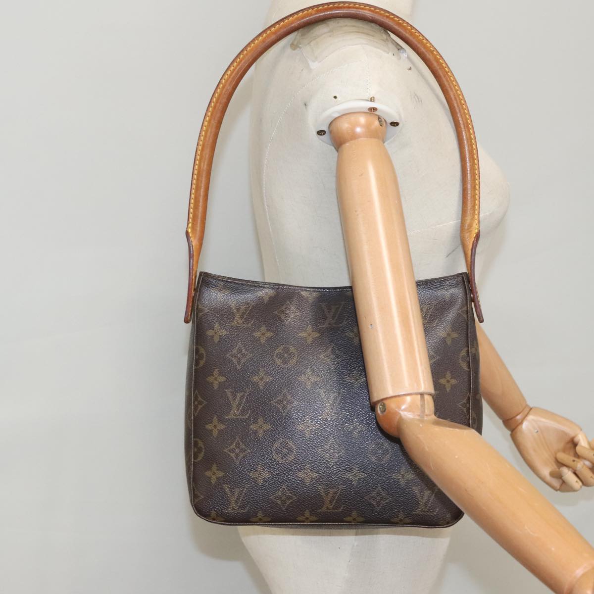 LOUIS VUITTON Monogram Looping MM Shoulder Bag M51146 LV 107148