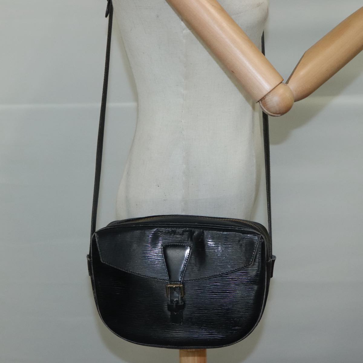 LOUIS VUITTON Epi Jeune Fille MM Shoulder Bag Black M52152 LV 107155