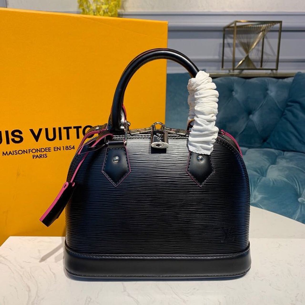 LV Alma GLAMI Epi Black/Pink For Women,  Shoulder And Crossbody Bags 9.2in/23.5cm LV