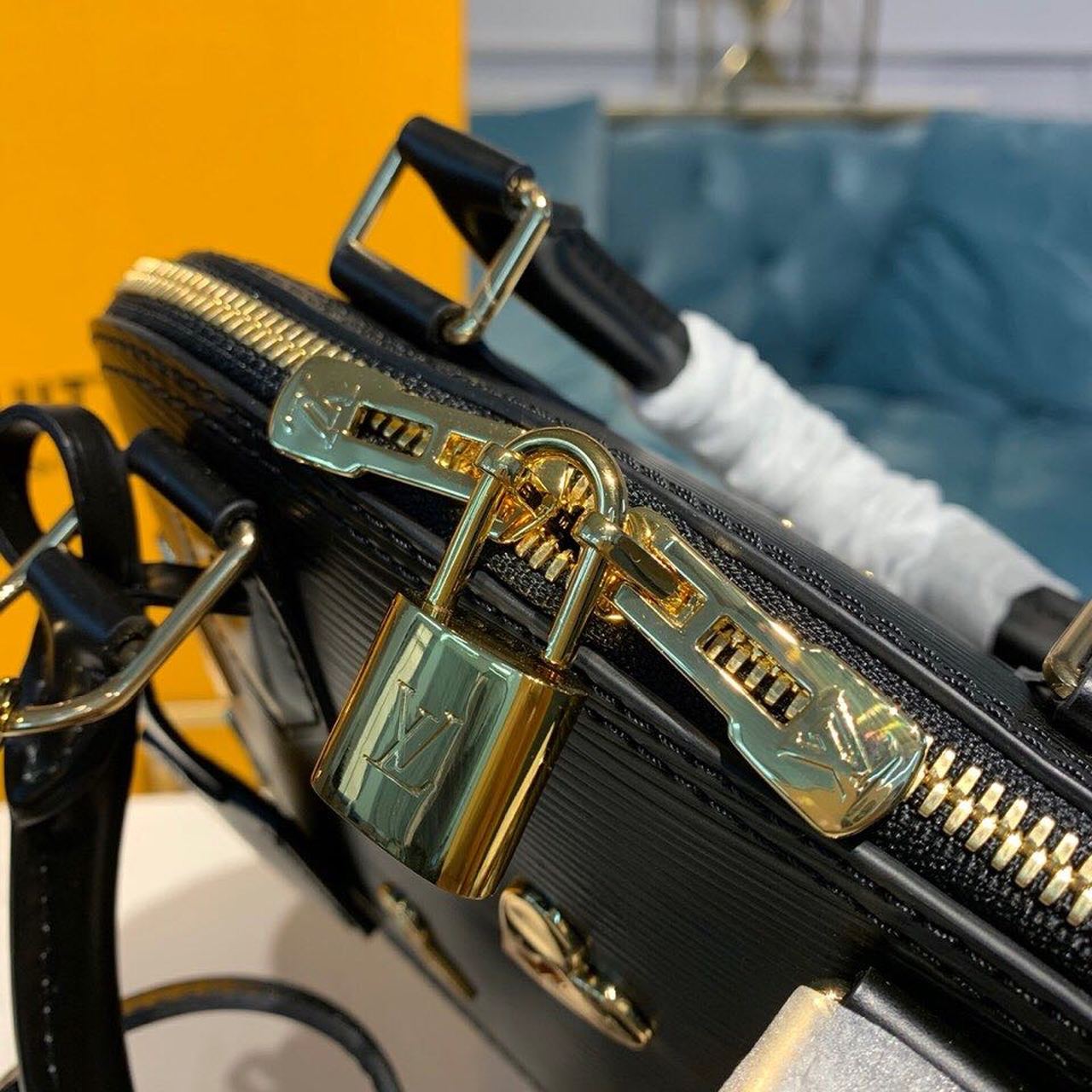 LV Alma GLAMI Epi Black For Women,  Shoulder And Crossbody Bags 9.2in/23.5cm LV M52884