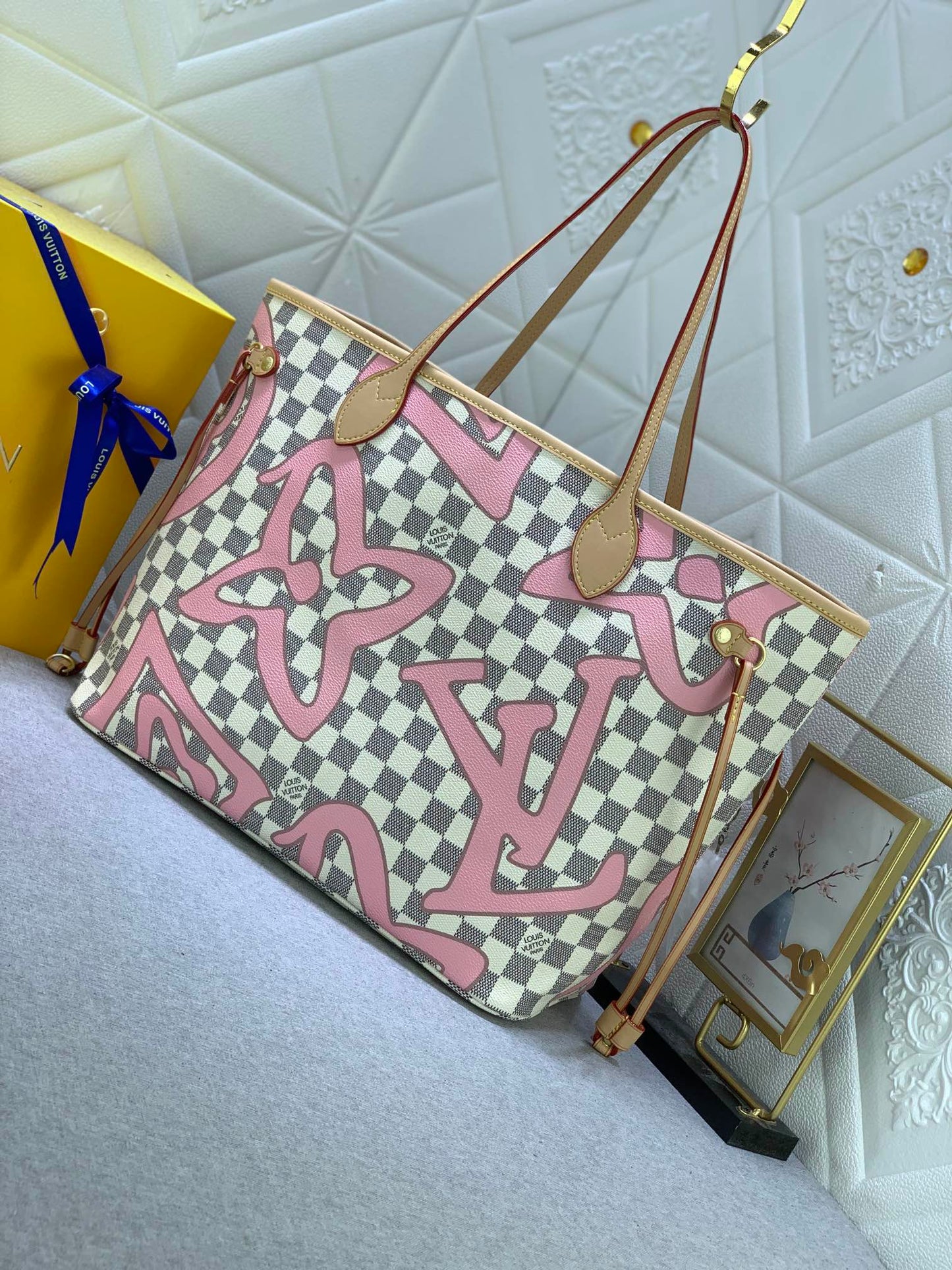 EN - Luxury Bags LUV 812
