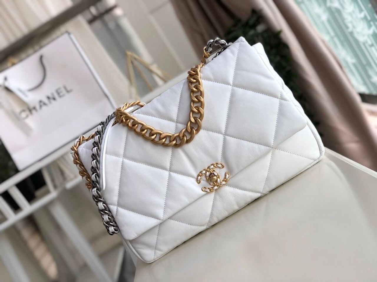 CHL 19 Maxi HandBag White For Women Bags, Shoulder And Crossbody Bags 14in/36cm AS1162