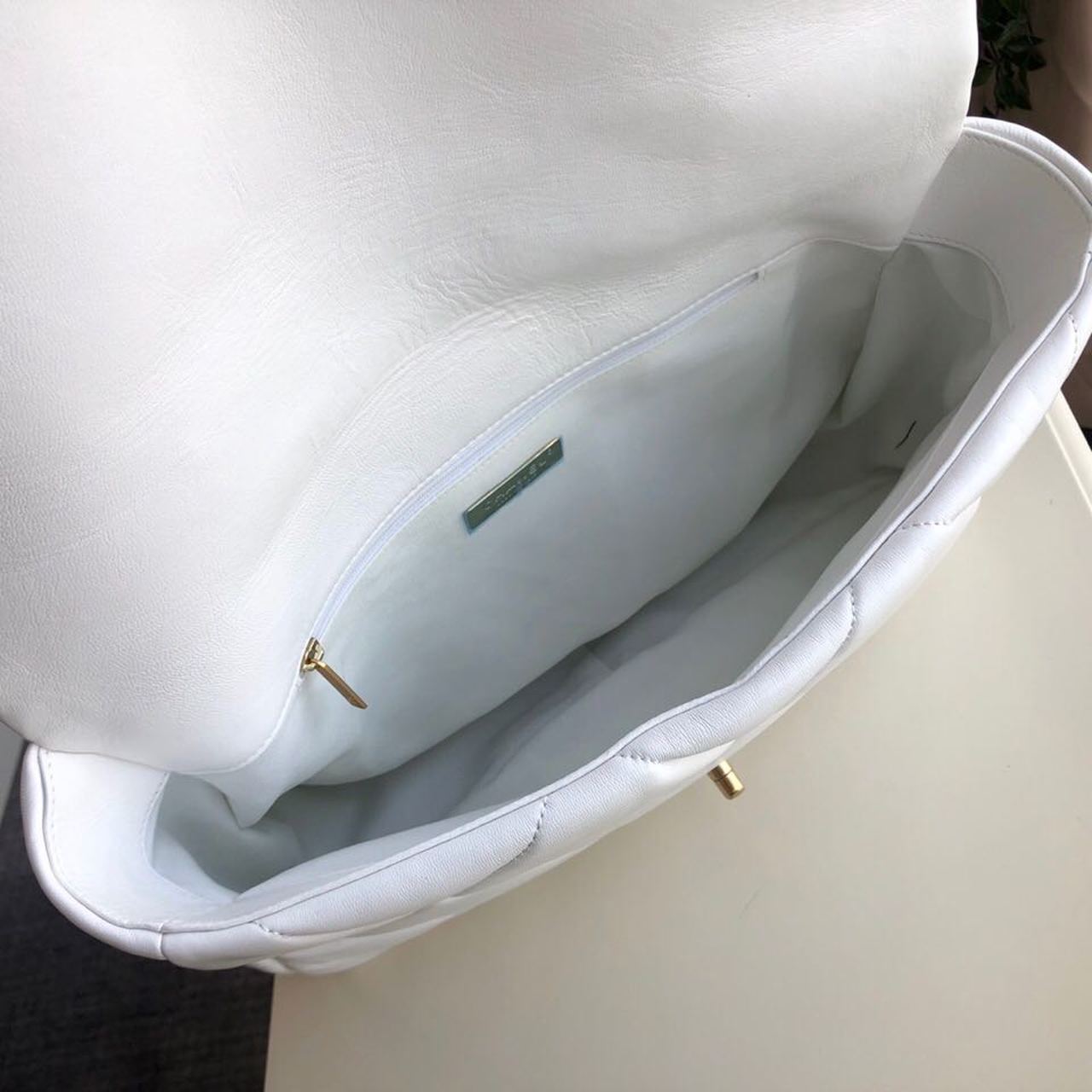CHL 19 Maxi HandBag White For Women Bags, Shoulder And Crossbody Bags 14in/36cm AS1162