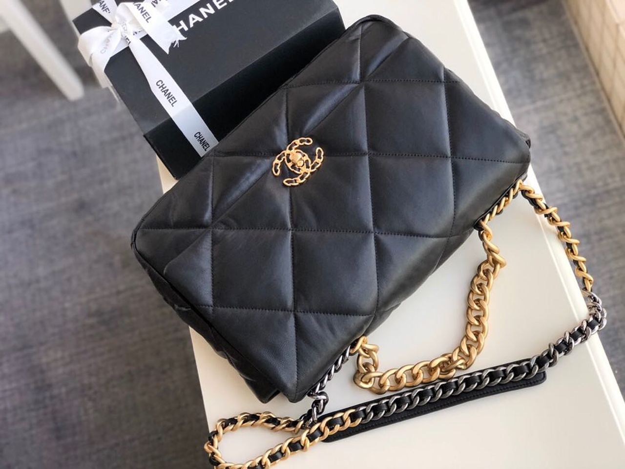 CHL 19 Maxi Handbag Black For Women Bags, Shoulder And Crossbody Bags 14in/36cm AS1162 B04852 94305