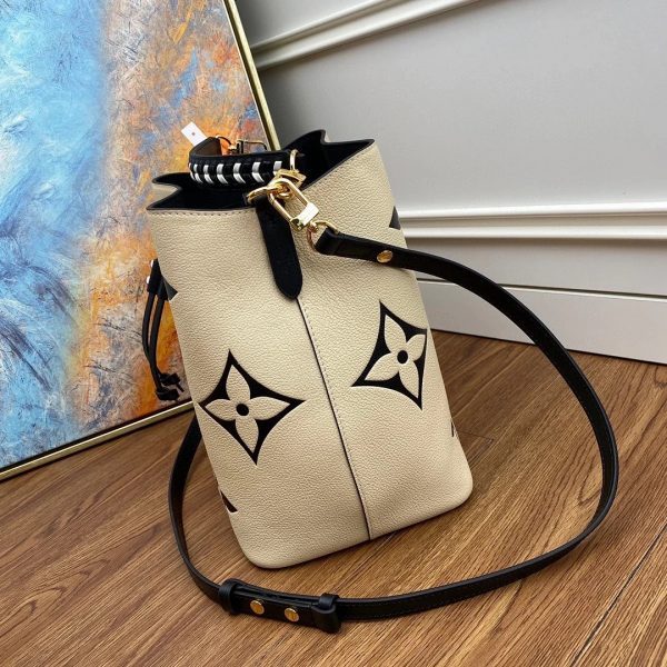 LOV2 Bags - Luxurious Bags  1371