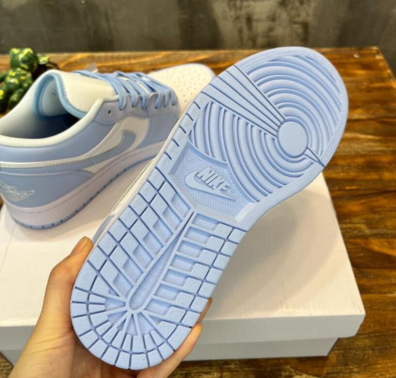 SAMC - NKE Shoes - 895