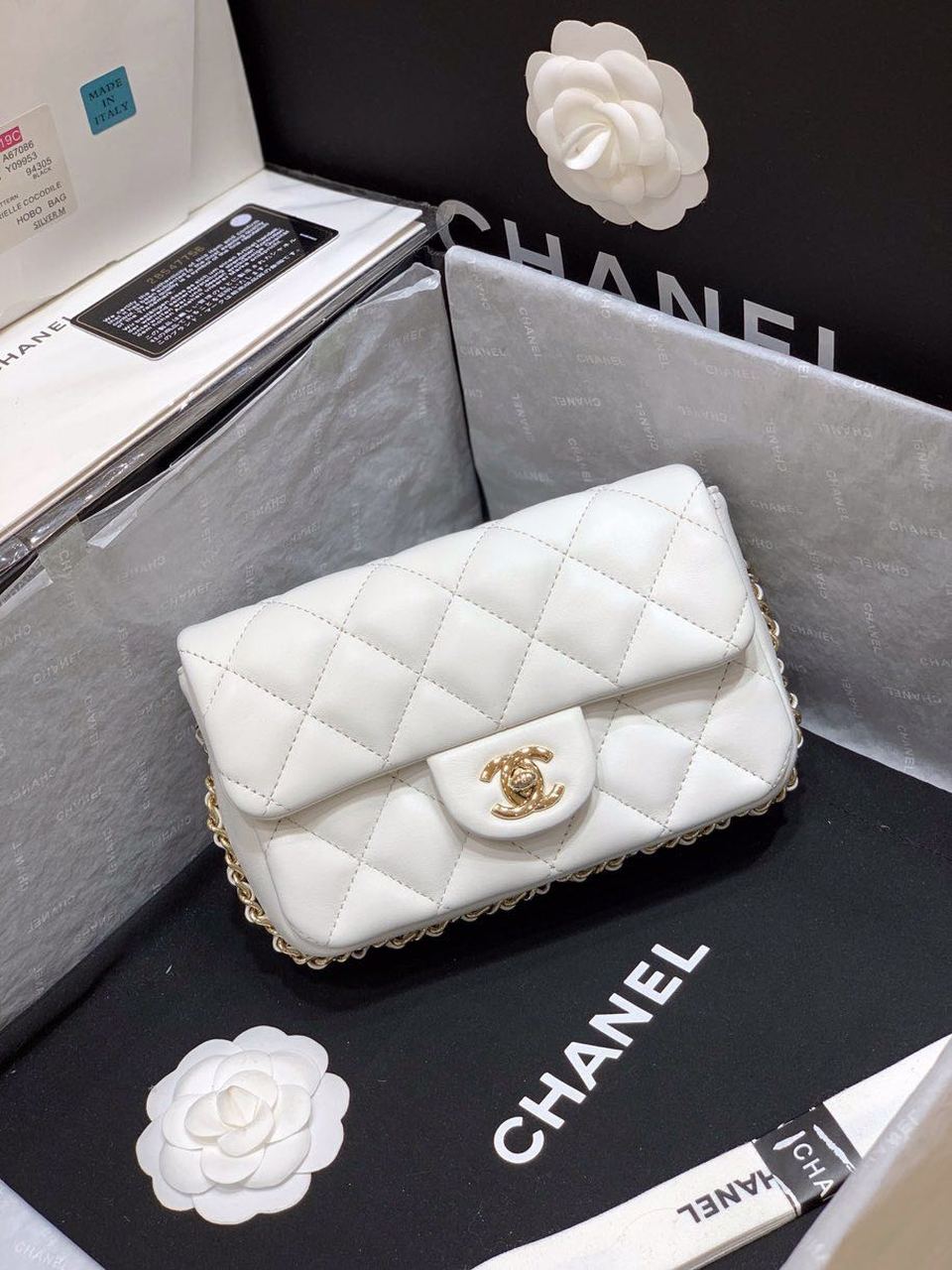 CHLSmall Pearl Logo Strap GlamIap Bag White For Women Handbags, Shoulder And Crossbody Bags 7in/18cm AS1436