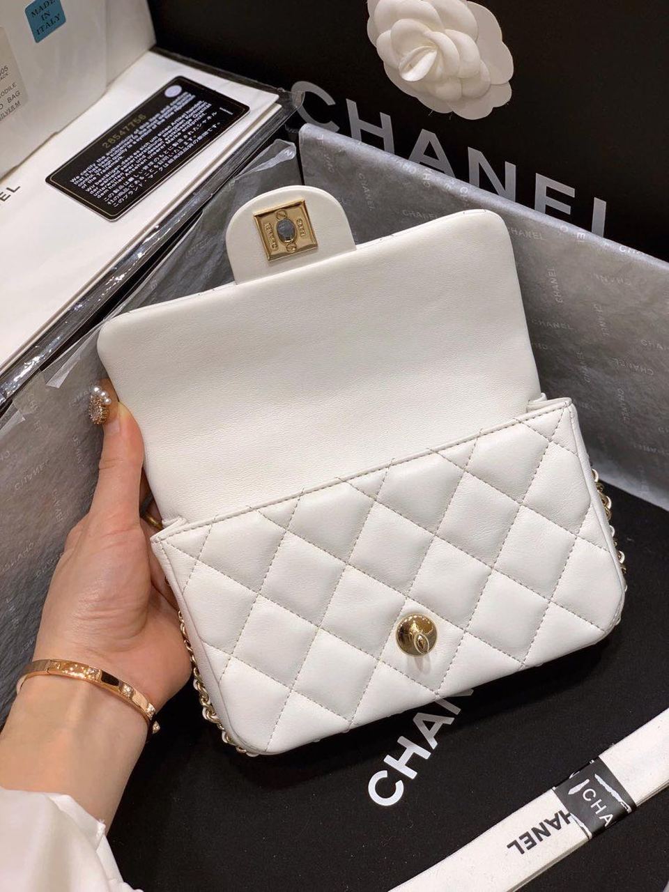 CHLSmall Pearl Logo Strap GlamIap Bag White For Women Handbags, Shoulder And Crossbody Bags 7in/18cm AS1436