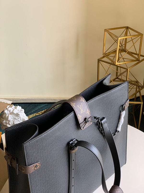 LOV2 Bags - Luxurious Bags  1250