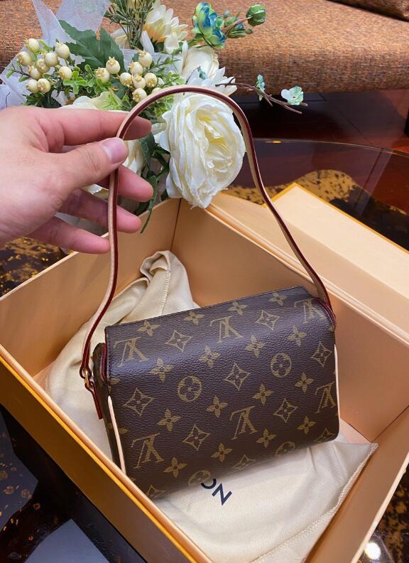SAMC - LOV Bags - 1603
