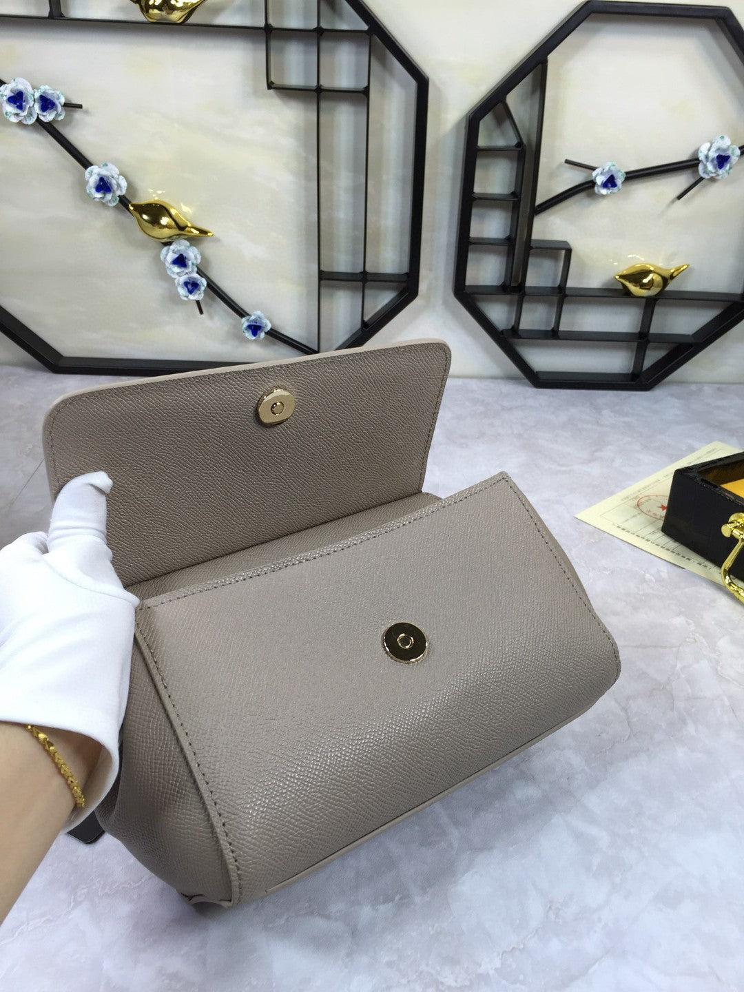 GLAMI MeGLAMIum Sicily Handbag In Dauphine Grey For Women 10.2in/26cm GLAMI GLAMI4347A100187195