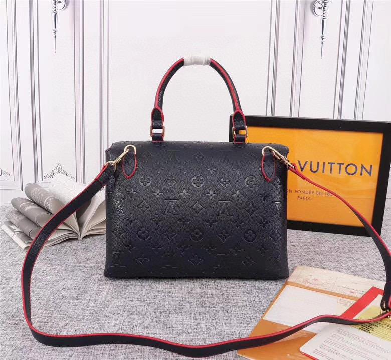 EN - New Arrival Bags LUV 044