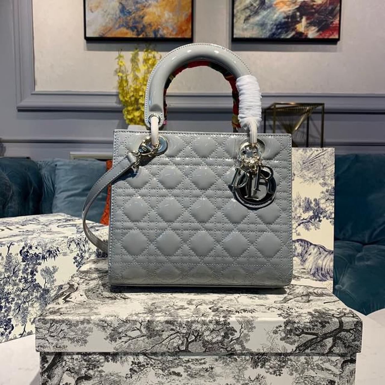 GLAMI MeGLAMIum Lady Bag Gold Toned Hardware Patent Light Grey For Women 24cm/9in CD