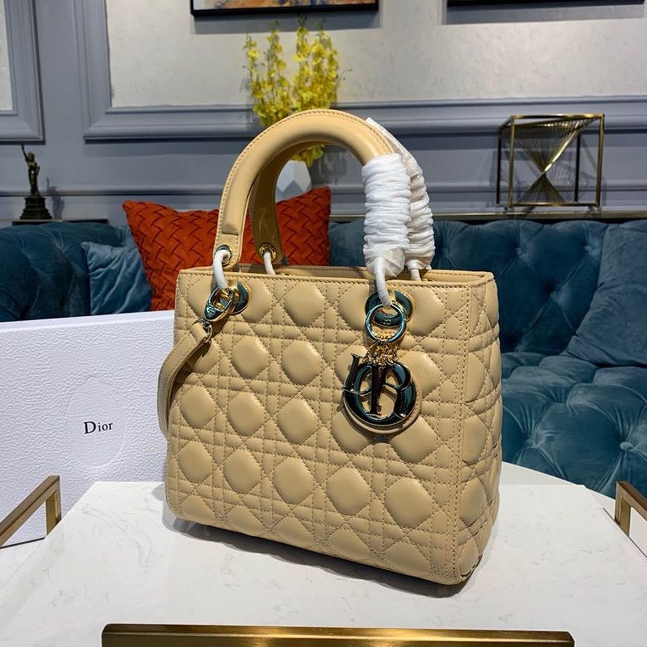 GLAMI MeGLAMIum Lady Bag Gold Toned Hardware Pale Yellow For Women 9.5in/24cm CD