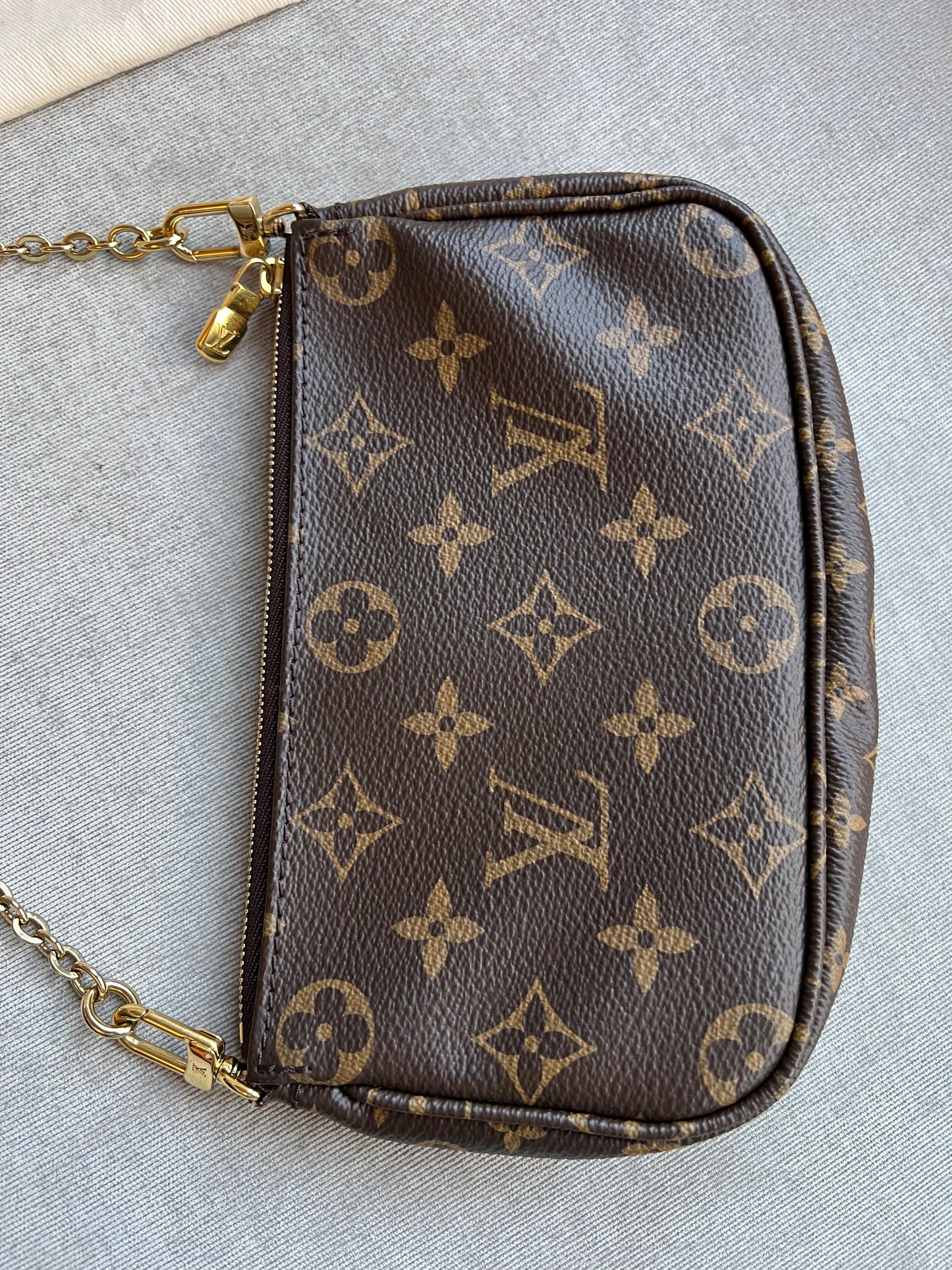 Louis Vuitton Multi Pochette Accessoires Khaki (RRP £1970)