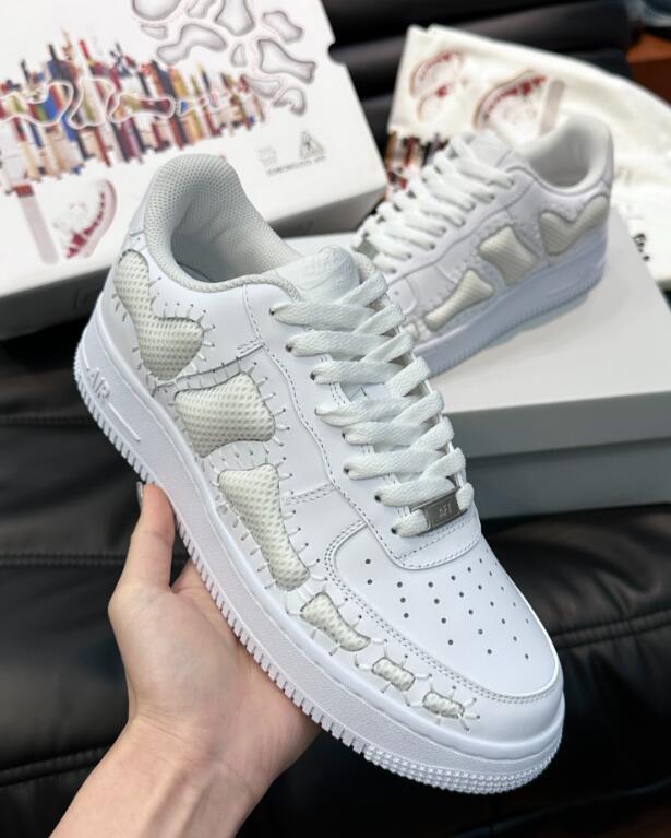 SAMC - NKE Shoes - 385