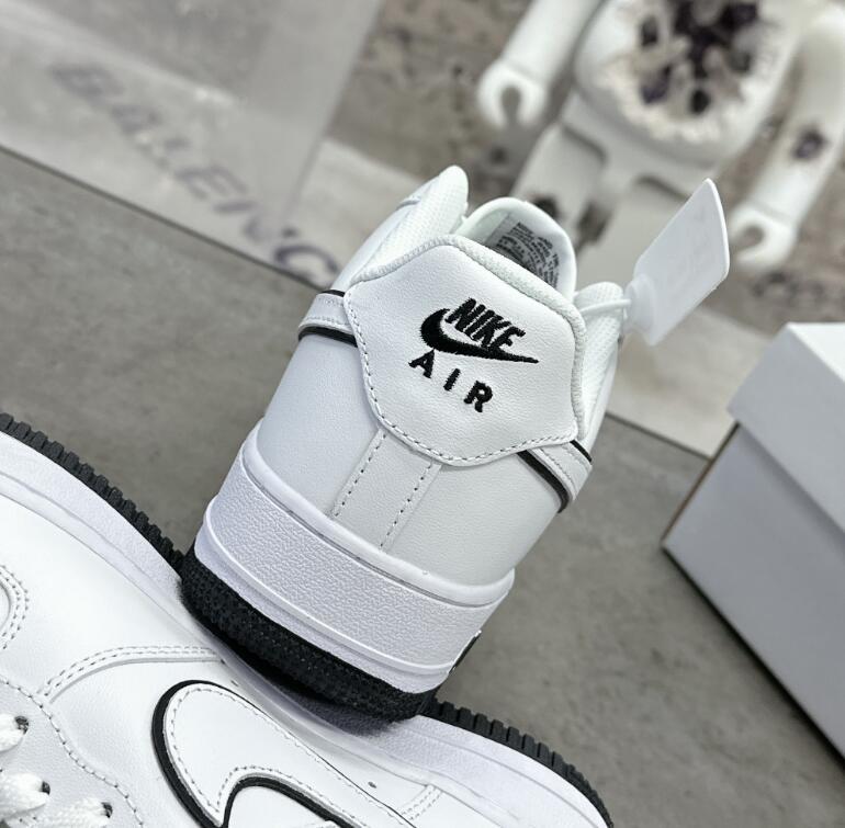 SAMC - NKE Shoes - 125