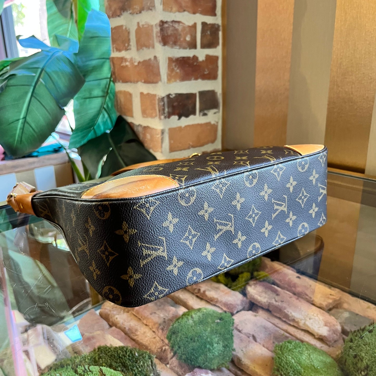 LOUIS VUITTON Boulogne 30 Monogram Canvas Hobo Bag