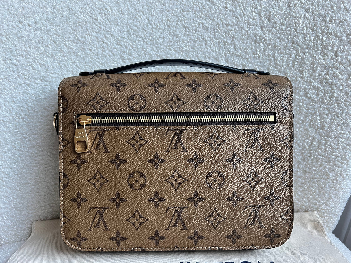 Louis Vuitton Pochette Metis Reverse Monogram (RRP £2,000)