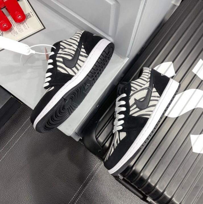 SAMC - NKE Shoes - 1611