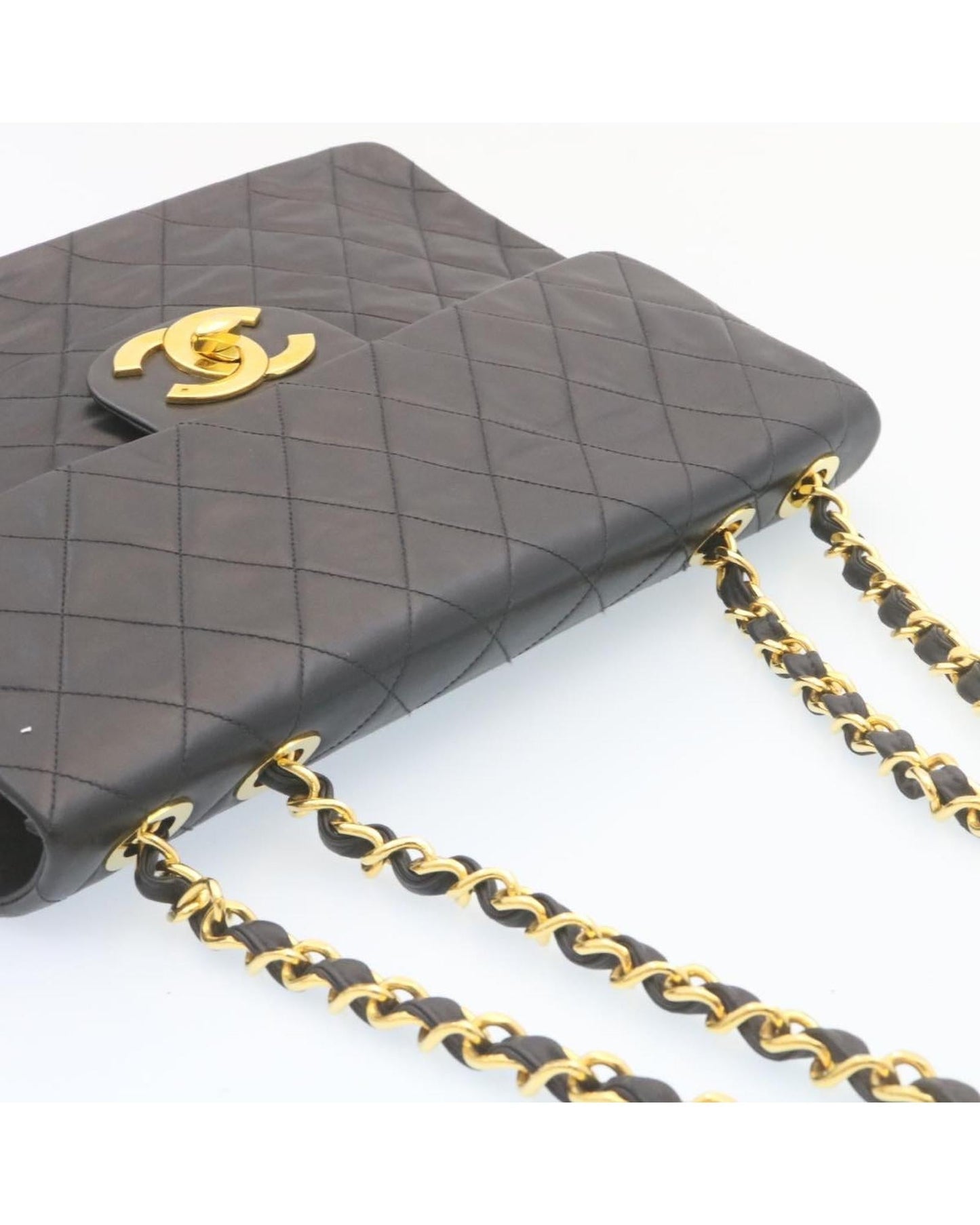 CHANEL Classic Jumbo Shoulder Bag