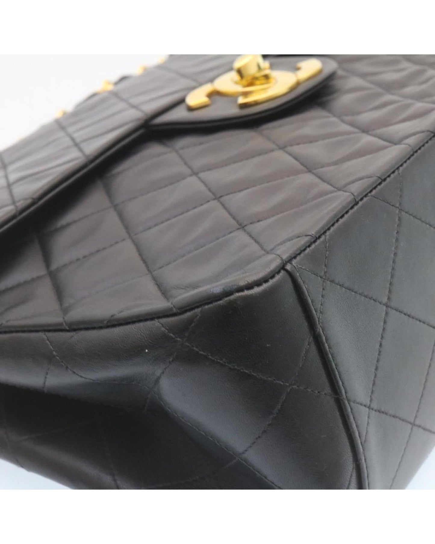 CHANEL Classic Jumbo Shoulder Bag