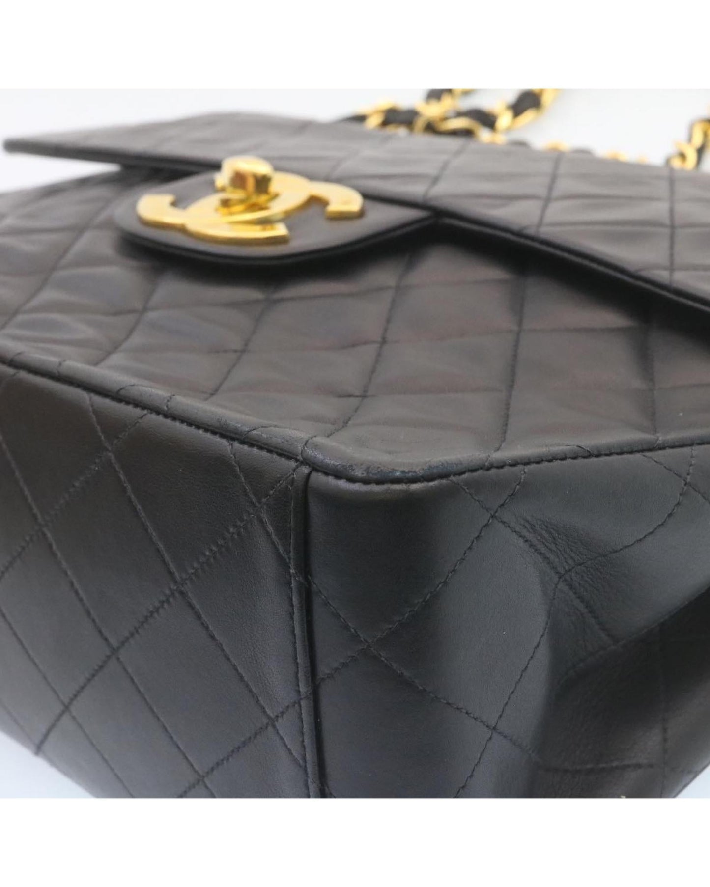 CHANEL Classic Jumbo Shoulder Bag
