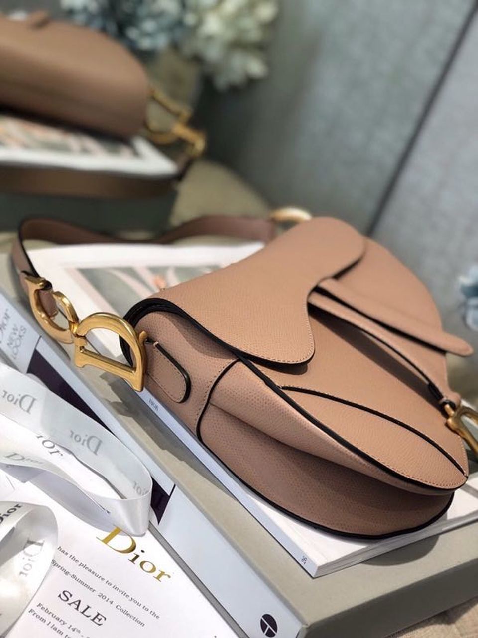 GLAMI Warm Taupe Grained Saddle Bag Gold Toned Hardware Canvas For Women 25cm/10in CD M0446CBAA_M45M