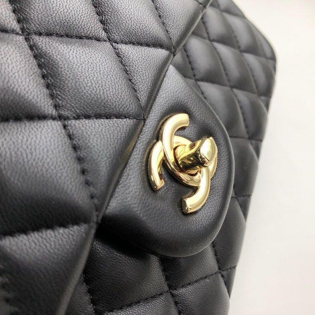 CHL Classic Handbag Gold Toned Hardware BlackÃ‚Â For Women Bags, Shoulder And Crossbody Bags 10.2in/26cm A01112