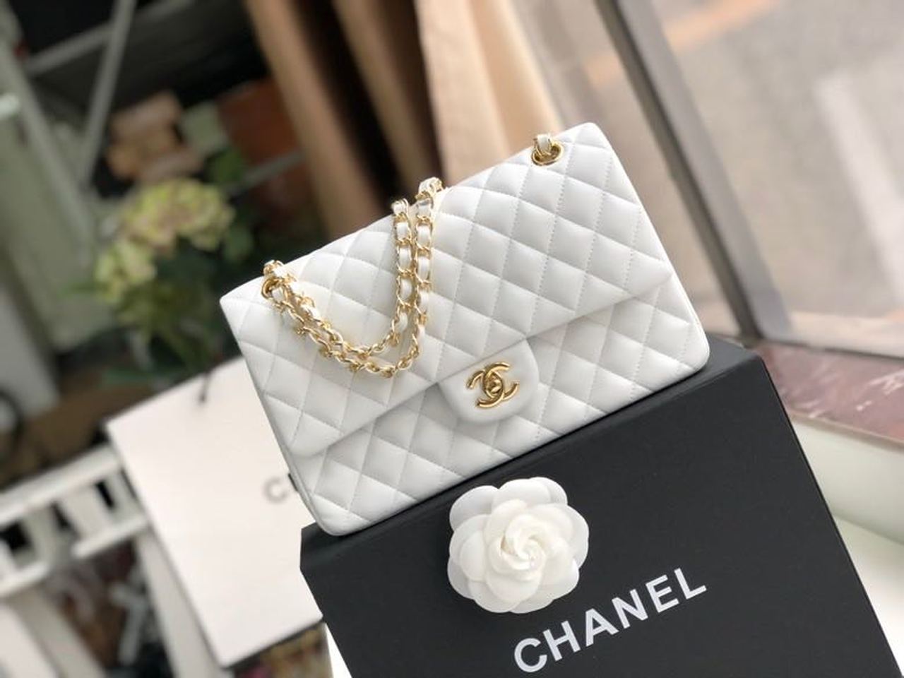 CHL Classic Handbag Gold Toned Hardware WhiteÃ‚Â For Women Bags, Shoulder And Crossbody Bags 10.2in/26cm A01112