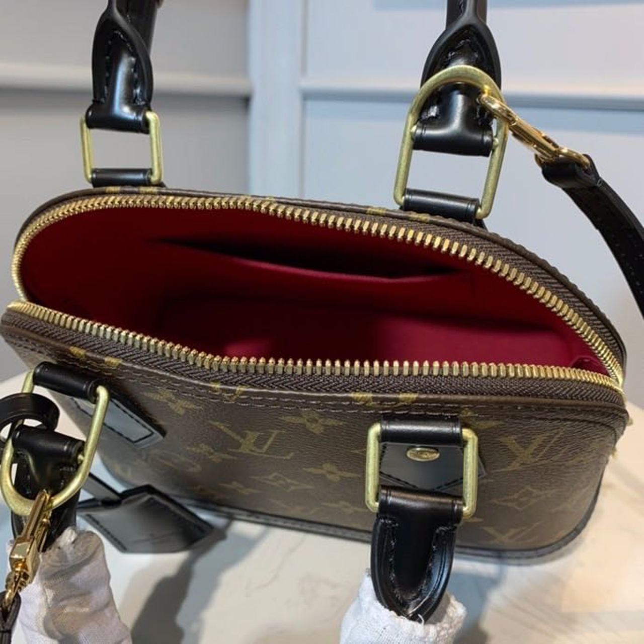 LV Alma GLAMI Monogram Canvas For Women,  Shoulder And Crossbody Bags 9.8in/24cm LV M53152