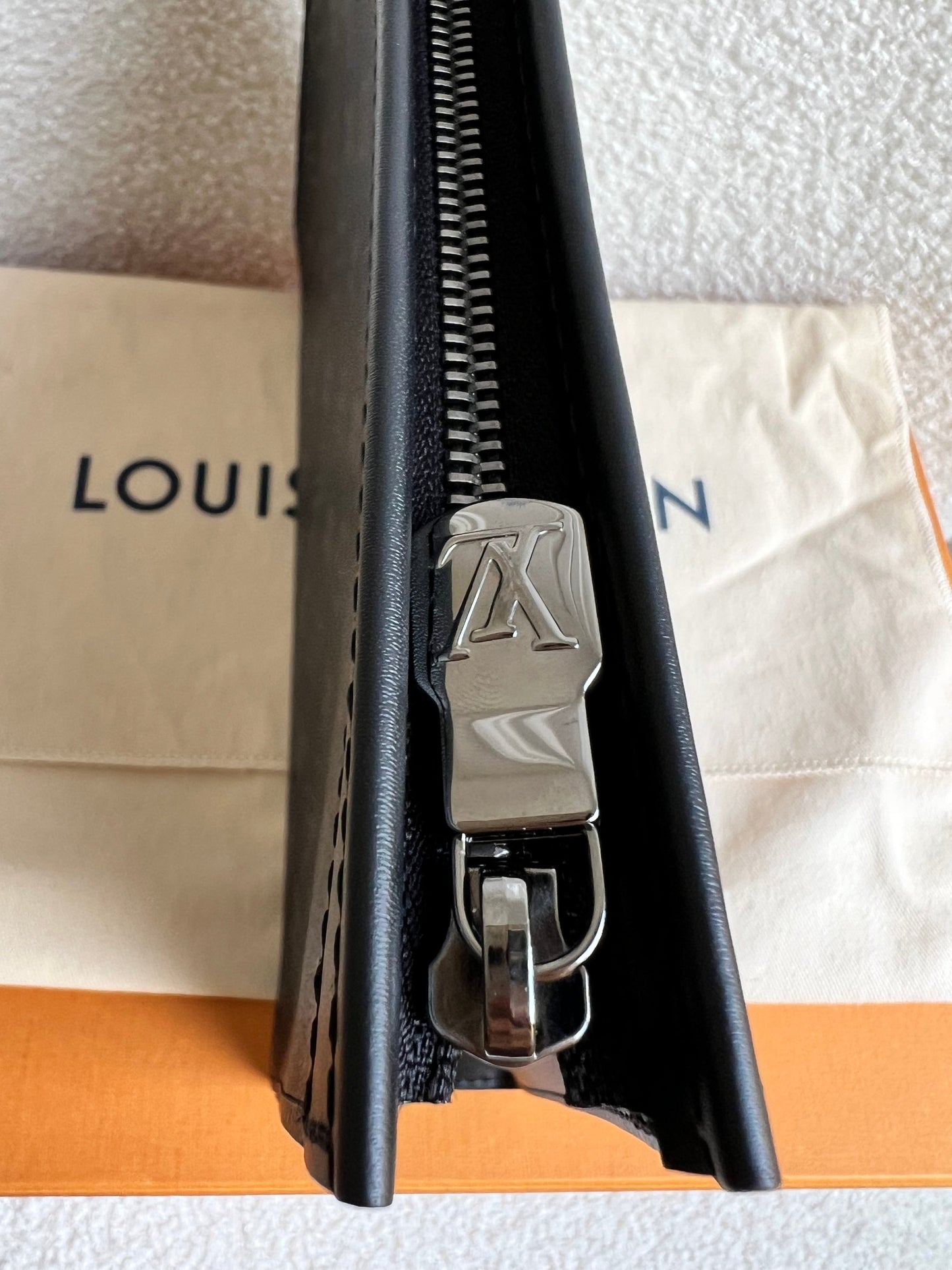 Louis Vuitton Pochette Voyage Monogram Eclipse (RRP £735)