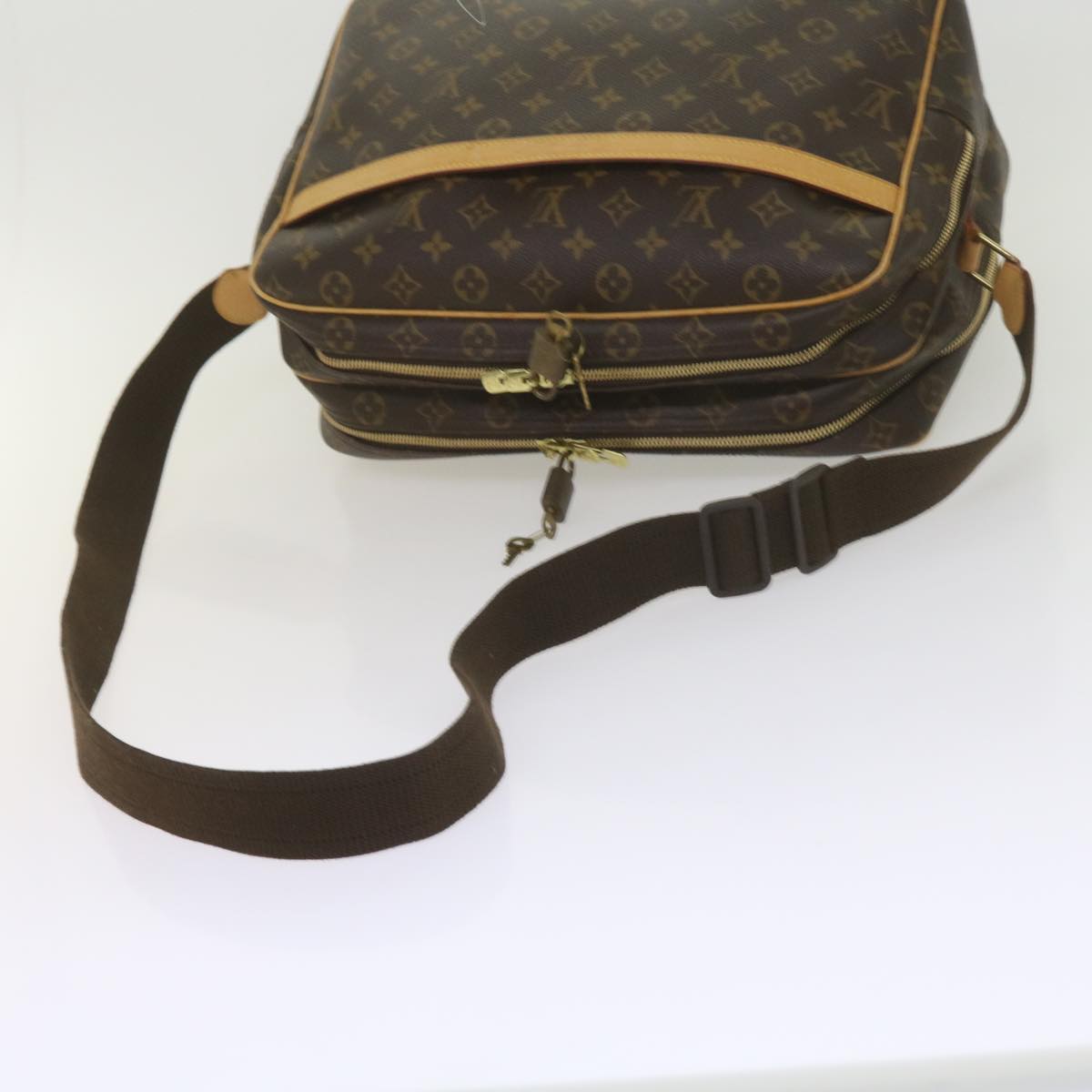 Bold Canvas Reporter Bag