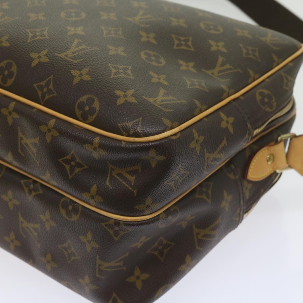 Bold Canvas Reporter Bag