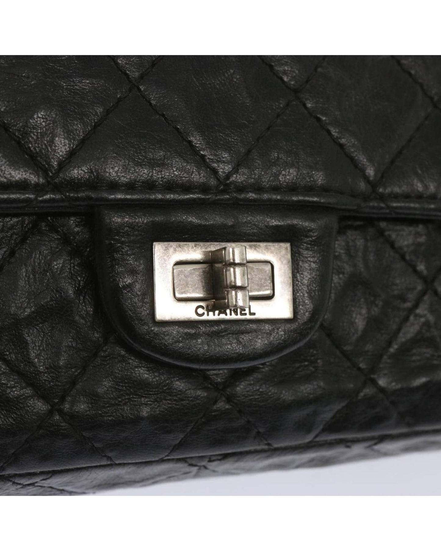 CHANEL Timeless Classic Flap Bag