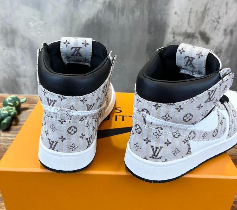 SAMC - NKE Shoes - 373