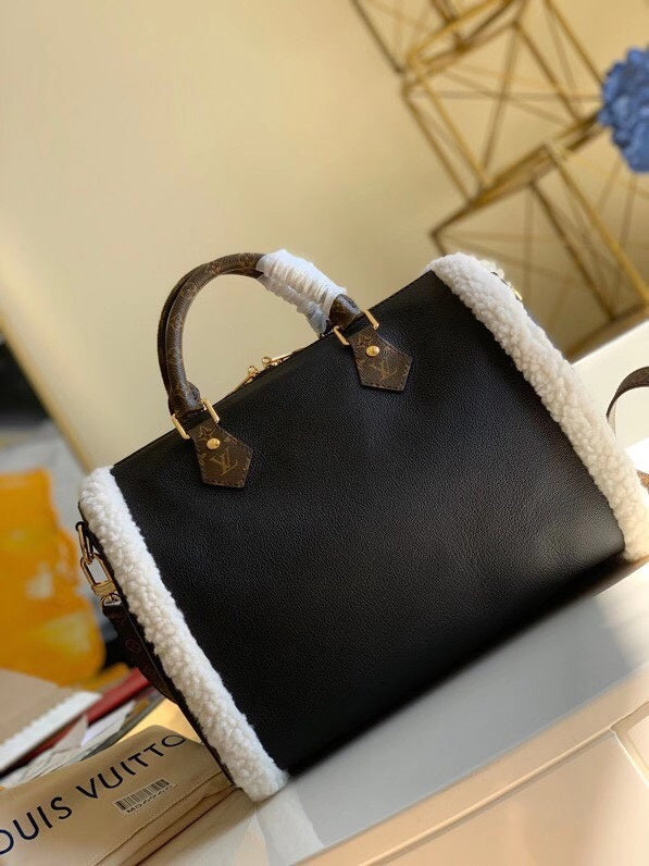 LOV2 Bags - Luxurious Bags  1345