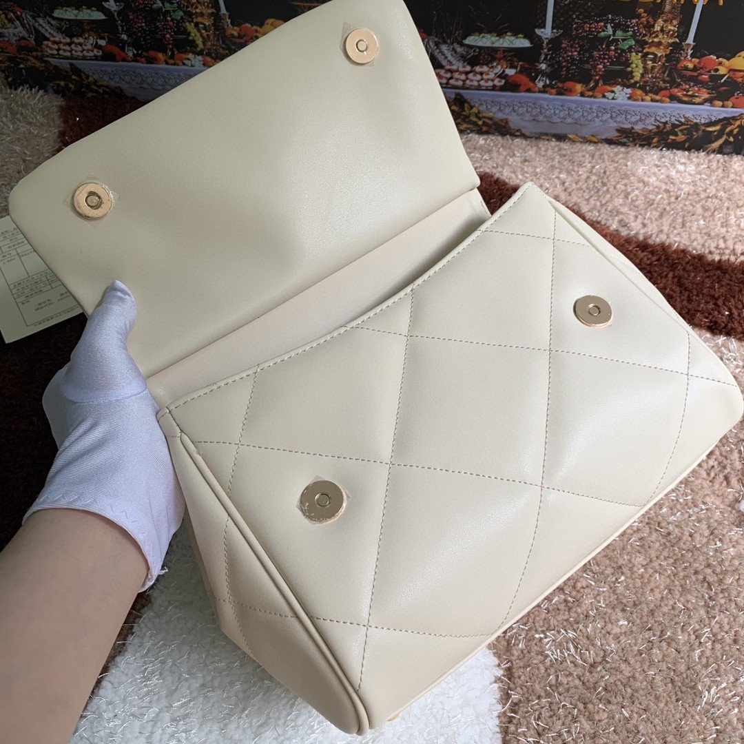 GLAMI MeGLAMIum Sicily Bag In Quilted White For Women 10.2in/26cm GLAMI GLAMI6002AW59180002