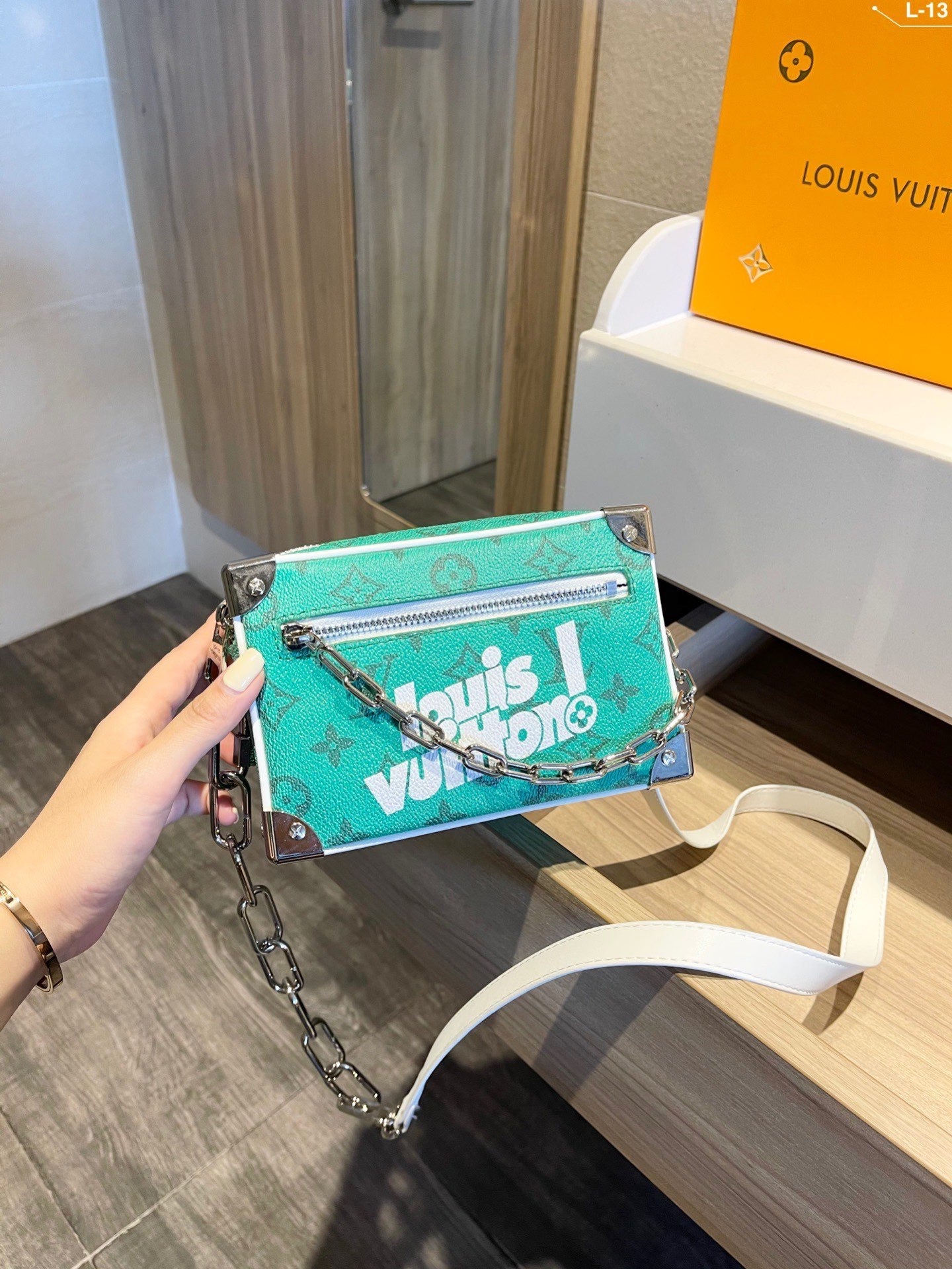 EN - New Arrival Bags LUV 487