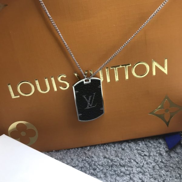 LV Necklaces 015