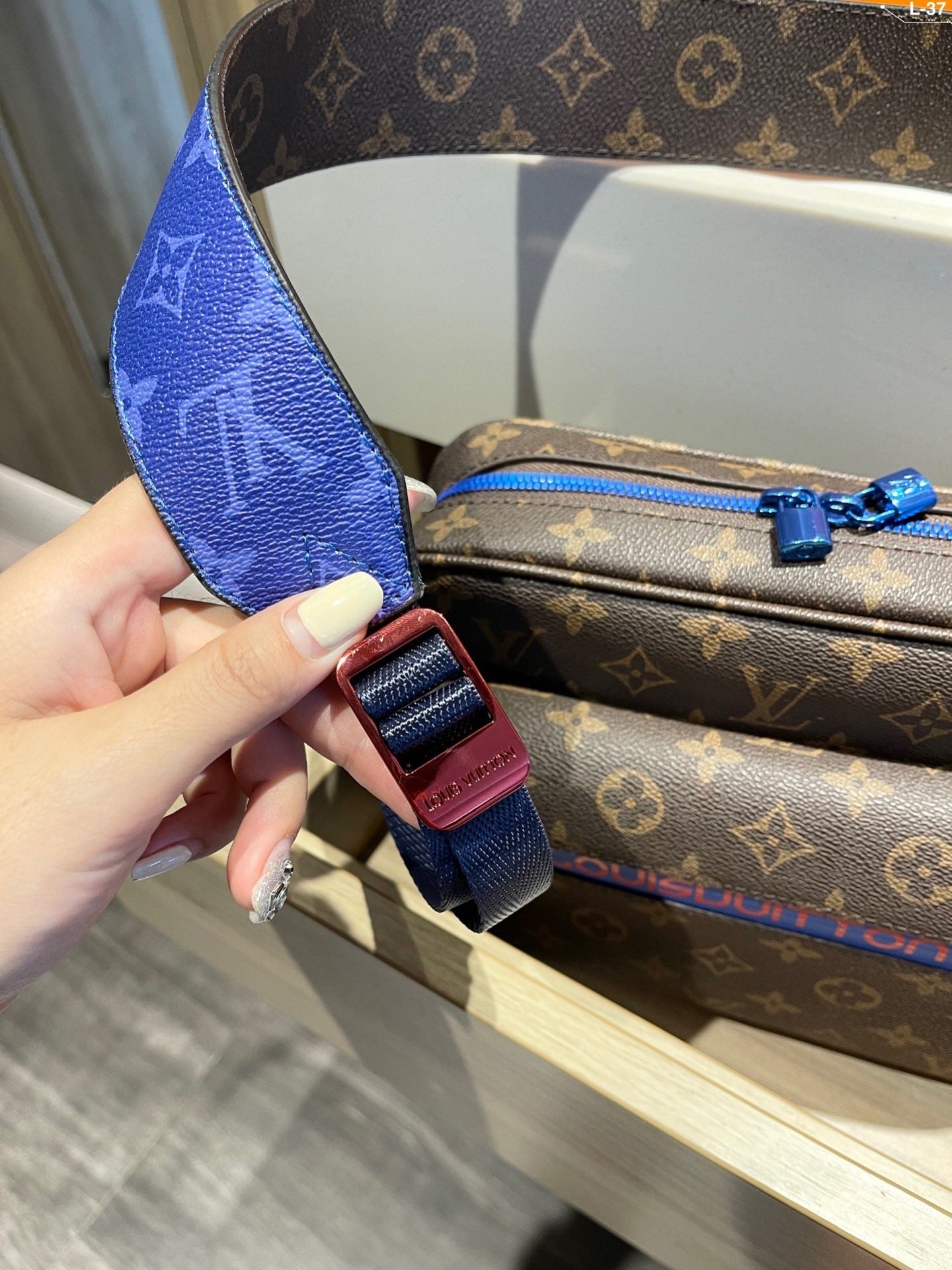 EN - New Arrival Bags LUV 506