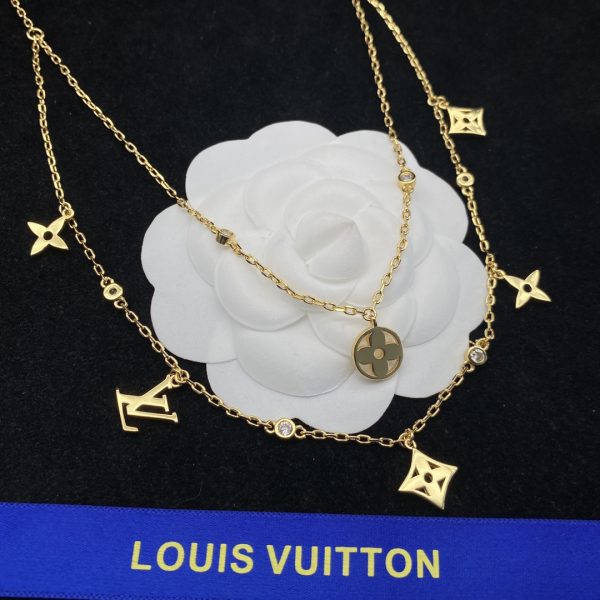 LV Necklaces 052