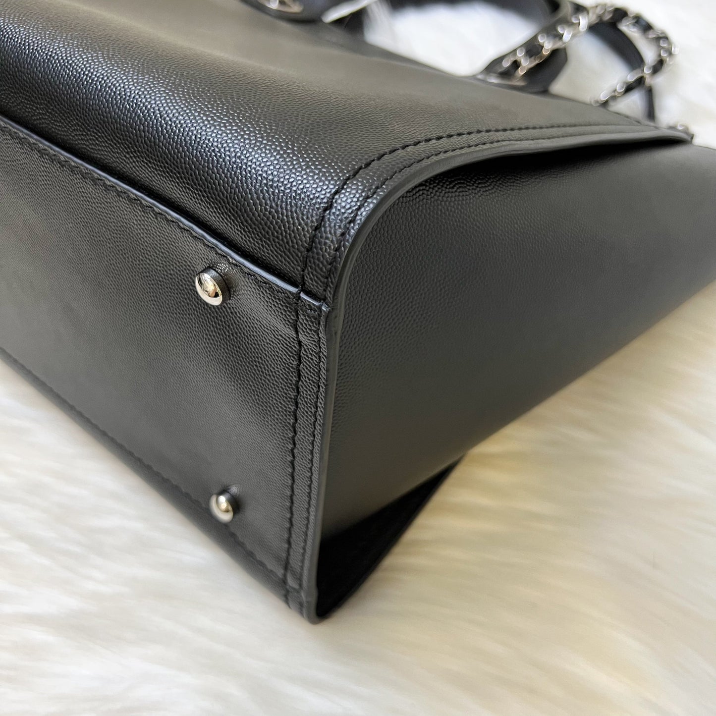 GLM-Small / Medium Deauville Tote in Black Caviar and SHW
