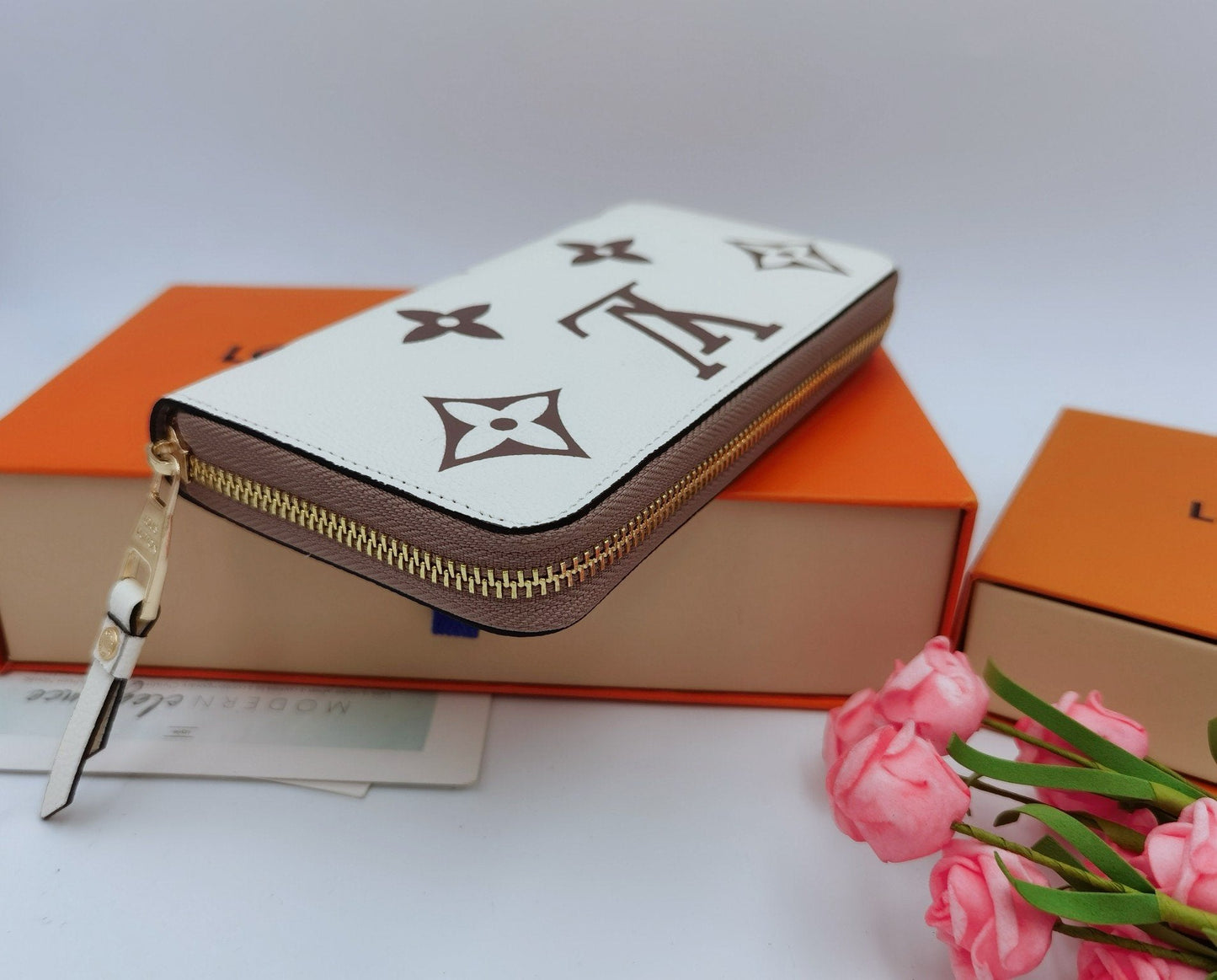 EN - New Arrival Wallet LUV 002