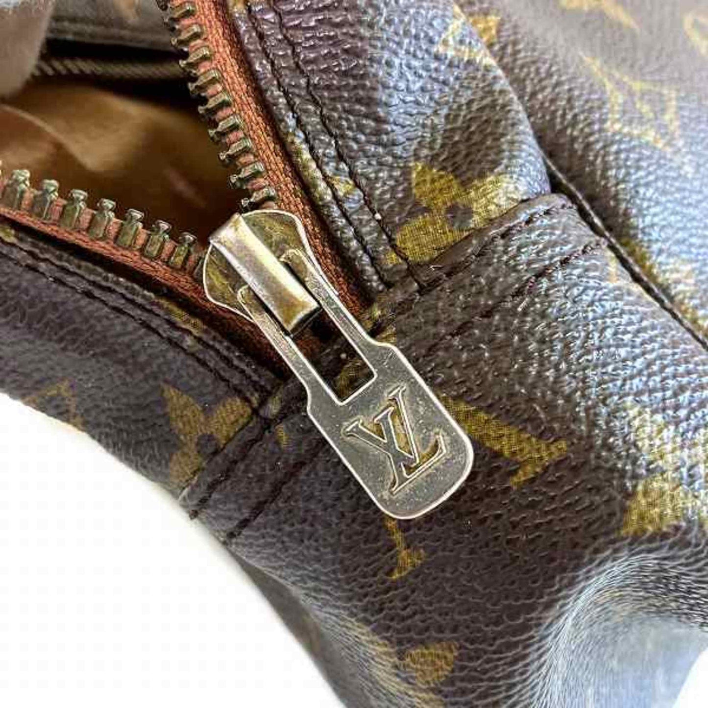 Luxury Canvas Toiletry Bag with Stain and Discoloration Detailing