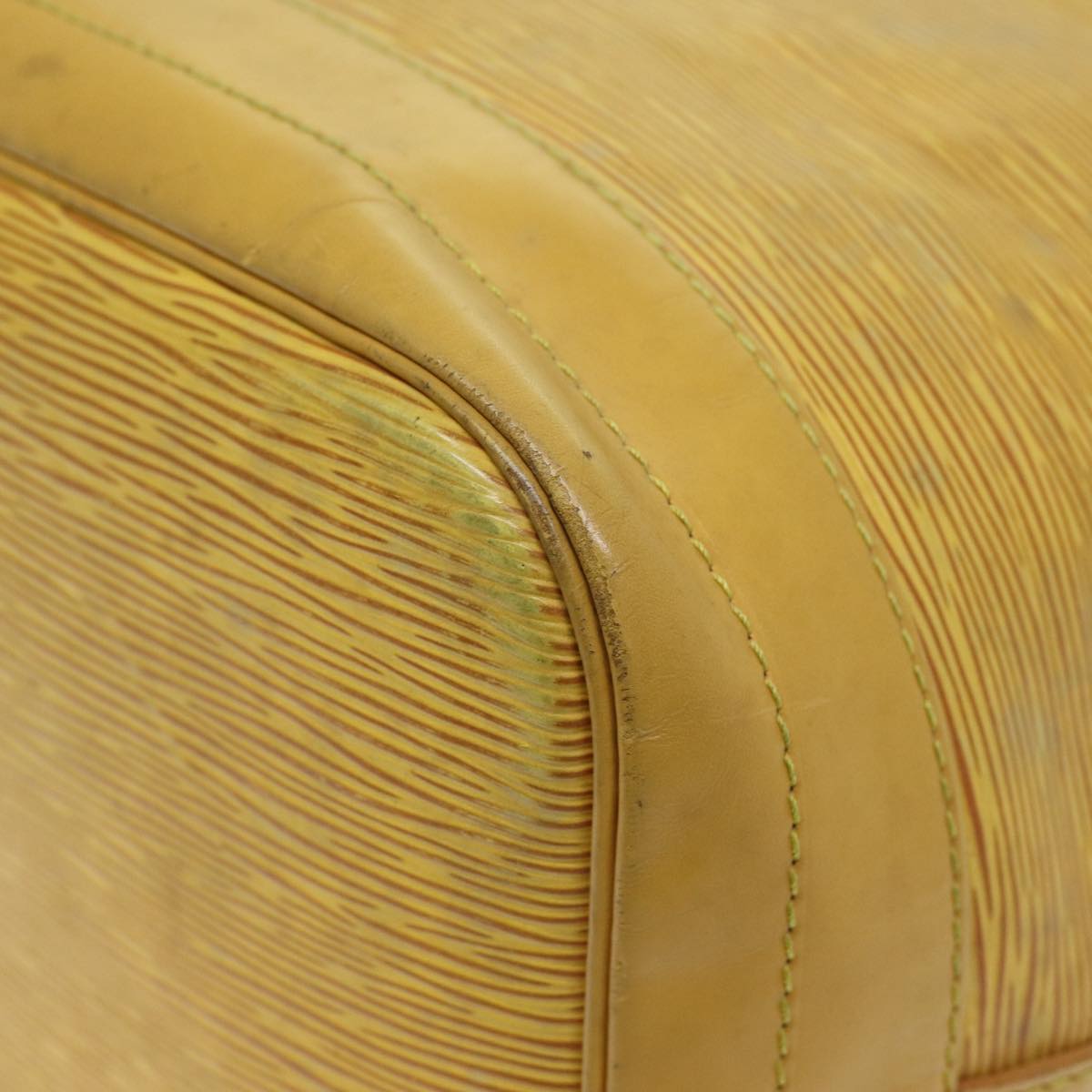 Noe Bucket Bag Yellow Leather