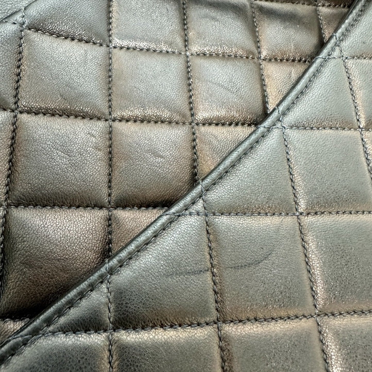 Chanel Classic Jumbo Shoulder Bag